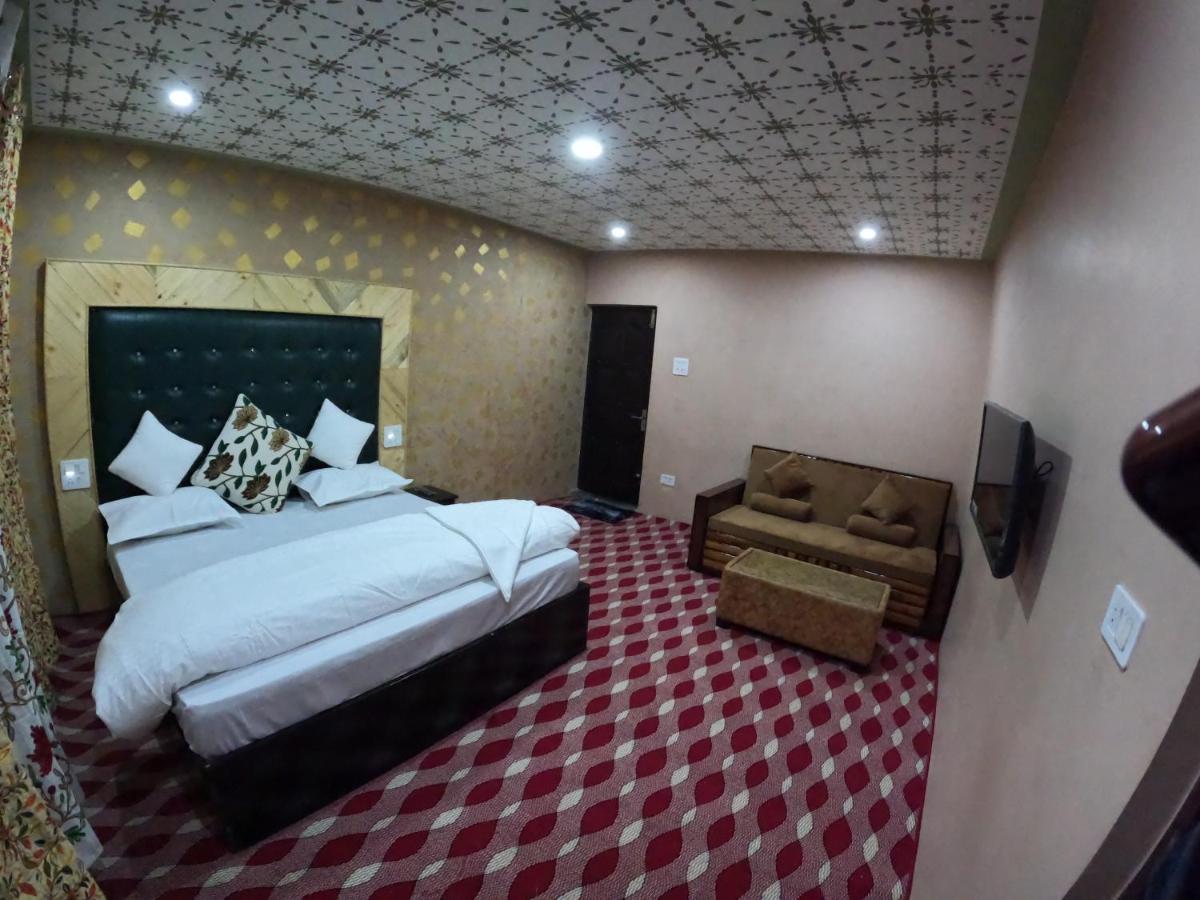 Hotel Seven Pahalgām Eksteriør bilde